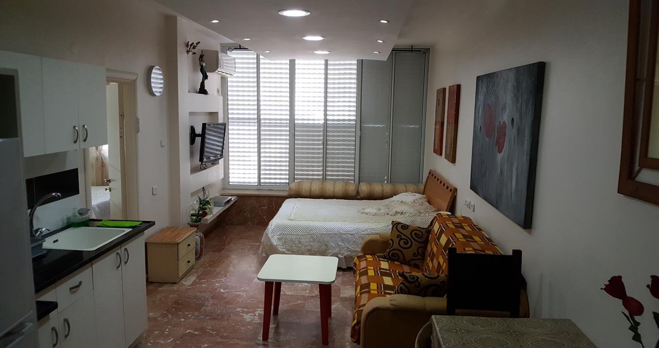 Ezore Yam Apartmens - Elmali'Akh St. 4 バト・ヤム エクステリア 写真